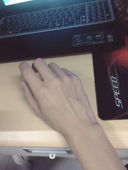 关于手的那些事例如男生手好看会加分或是怎样的手会让你对男生加分