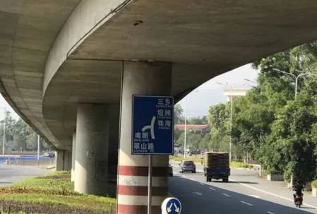 桂南立交桥是省道s268勒金线城桂公路桂南路口三乡往城区方向高架桥