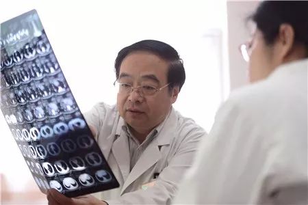包含首都醫科大學附屬整形外科醫院掛號票販子自我推薦，為患者解決一切就醫難題的詞條
