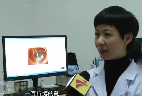 以为半年抛隐形眼镜戴半年不用脱,东莞男子差