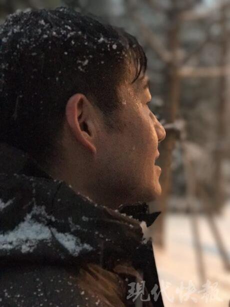 【暖新闻】南京暴雪,零下 4 度,这张侧脸刷爆朋友圈!
