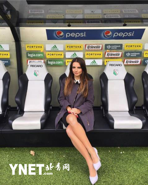 波兰20岁世界最美足球女裁判