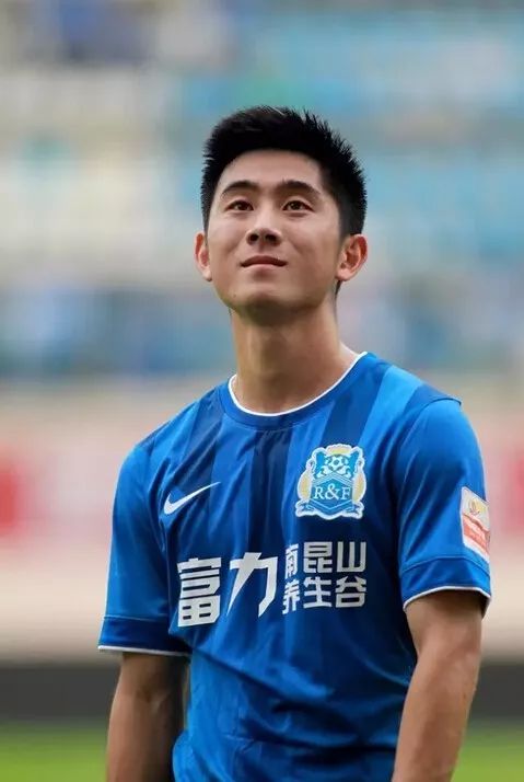 曾超来自于中国著名的足球之乡——梅州.