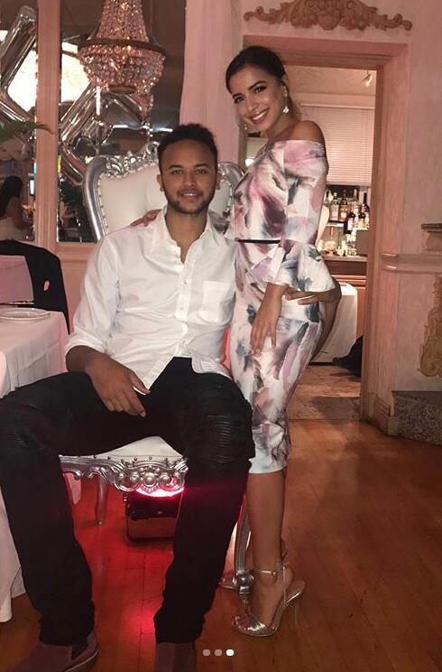 是非常的风骚,私下里,约老师也不含糊,这不,勾搭的这位小妹macesic