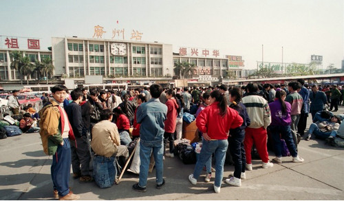 港媒:广州火车站见证中国经济崛起历程