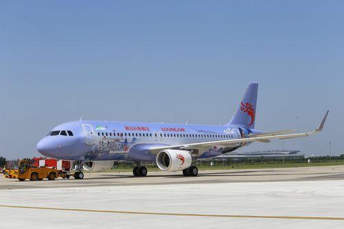 长龙航空客运运营四周年演绎空中版速度与激情