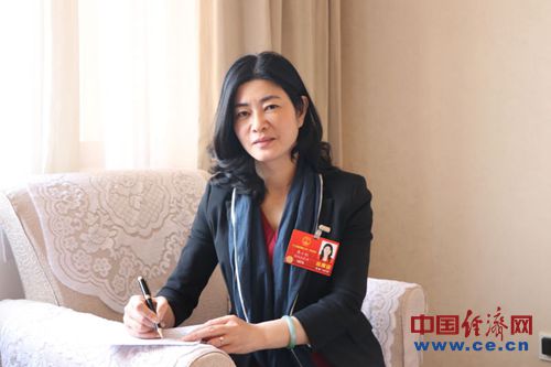 人大代表李小红建议将商贸扶贫纳入国家产业扶贫工程