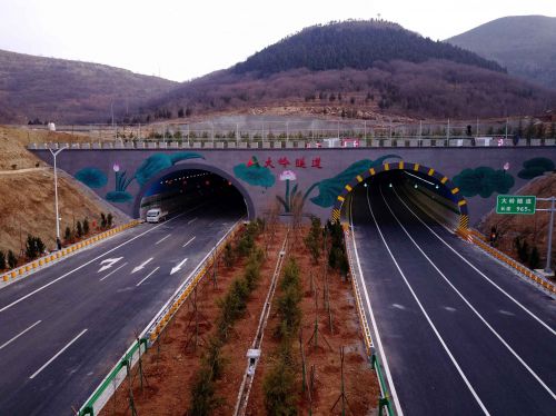 济南东外环高架南延小岭和大岭隧道万事俱备,只待明夜通车