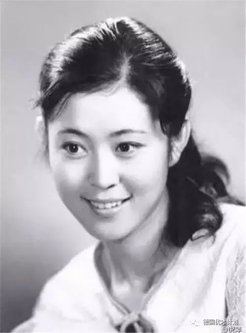 荣耀告别春晚后,却倾家荡产,过得让人心痛!|春晚|综艺大观|还珠格格