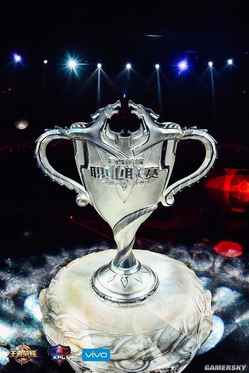 《王者荣耀》kpl总决赛前夕 明星赛李易峰大胜张继科