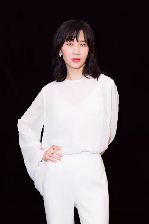 papi酱的中场"战事"|papi酱|吐槽大会|霍泥芳_新浪新闻