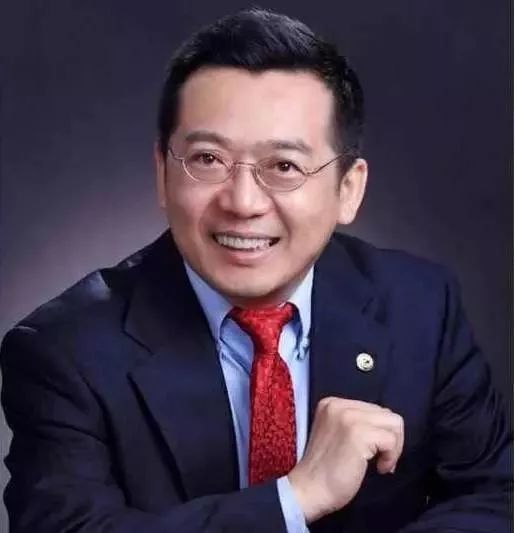 1996年,潘锦功去美国深造攻读博士,在美国新泽西理工大学,他一手创建