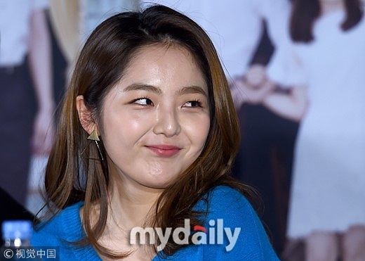 童星徐信爱包子脸可爱到犯规白成铉端咖啡被随时补水