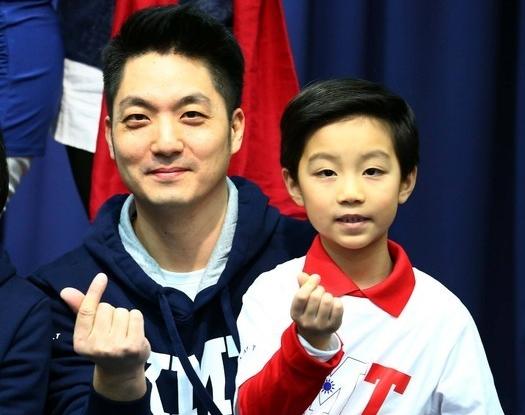 国民党发布潮t蒋介石玄孙亮相走秀