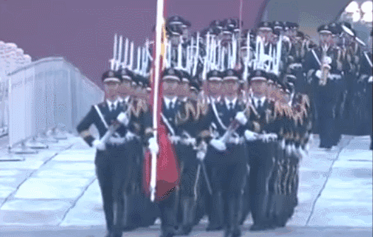 全新的解放军版天安门升旗仪式震撼亮相