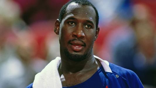 个人赛季犯规纪录:达里尔·道金斯(386次)(1983—1984赛季)