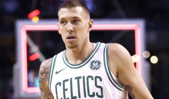 凯尔特人德国中锋泰斯摘15板创生涯新高