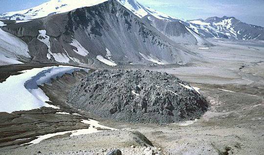 美国阿拉斯加的诺瓦鲁普塔火山穹丘