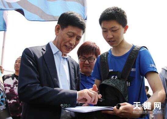 一方集团董事长孙喜双:一方队的目标不只是冲超