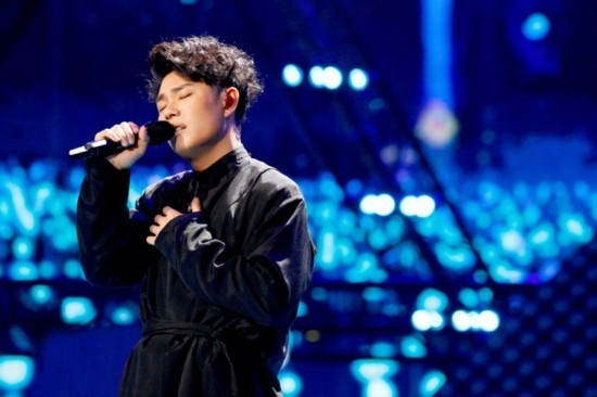 叶秉桓深情演唱