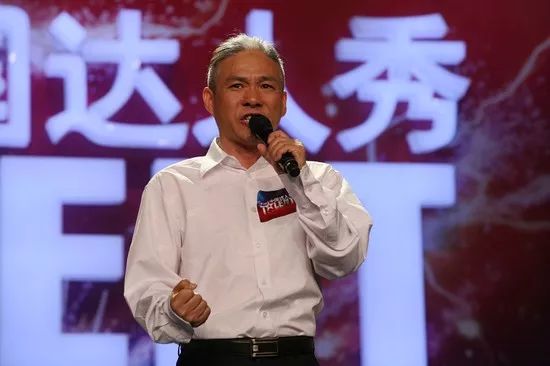 晏凌羊:"在生活榨干我们之前,我们要先引爆生活!