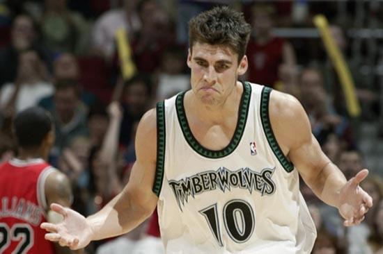 一个人砍下40 0罚球的纪录还是在2003年, 当时是森林狼球员斯泽比亚克