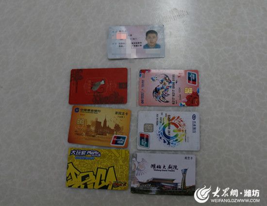 刚进社区就非常着急的问道:"同志,你快看看身份证上的地址是不是你们