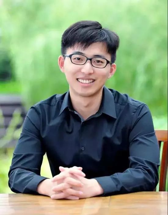 90后副教授,高颜值博士,会玩吉他,湖南大学这位老师火了(视频)