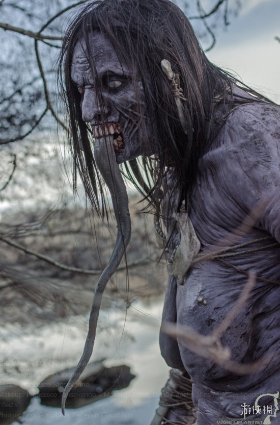 《巫师3》墓穴女巫神级还原cos 腐烂皮肤甚是恶心!