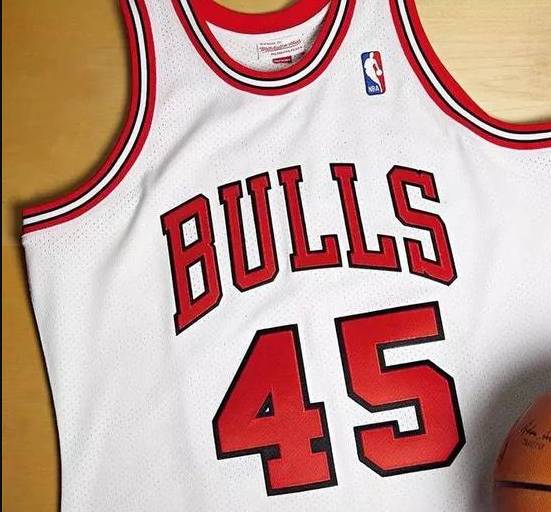 米切尔:选择45号球衣是想向乔丹致敬