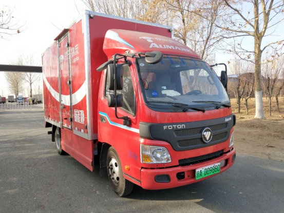 京东物流首张新能源专用京牌亮相春节前市内物流车全部替换为电动