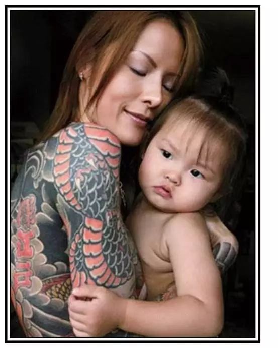 她是山口组大小姐12岁失身19岁卖身因为这本书让全日本都认识了她