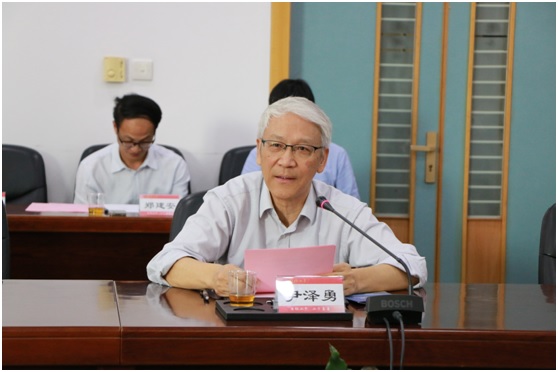 中国航空发动机集团总经理助理张姿一行来校交流