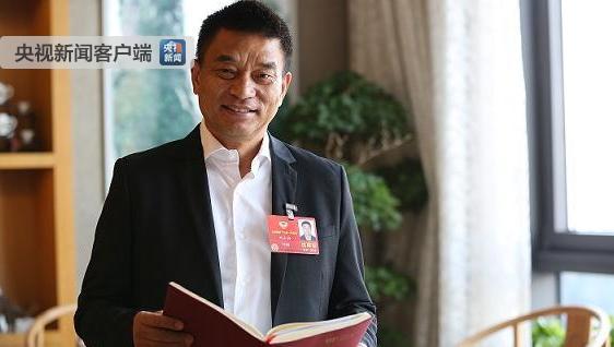 全国政协委员刘永好:提案建议实施农村振兴人