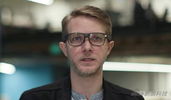 英特尔vaunt智能眼镜曝光:抬一抬眼皮就能办这些事