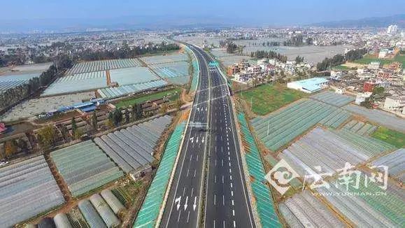 过路费最低37元全程只要30分钟新嵩昆高速通车啦