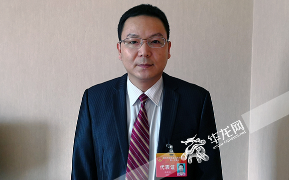 措施成重庆两会热门话题 代表委员齐点赞|学校|胡远志|措施_新浪新闻