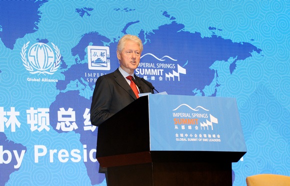 2013年克林顿在中国广州出席一场经济活动