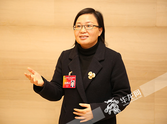 措施成重庆两会热门话题 代表委员齐点赞|学校|胡远志|措施_新浪新闻