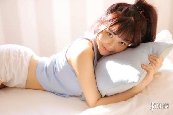 《炉石传说》女主播刘飞儿晒美照 清纯可爱惹人怜!