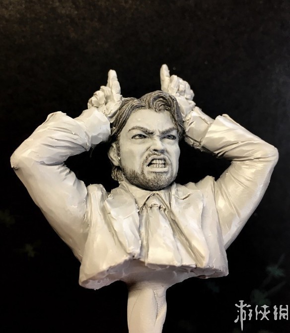 网友分享山田孝之怪物猎人世界广告颜艺崩坏雕像