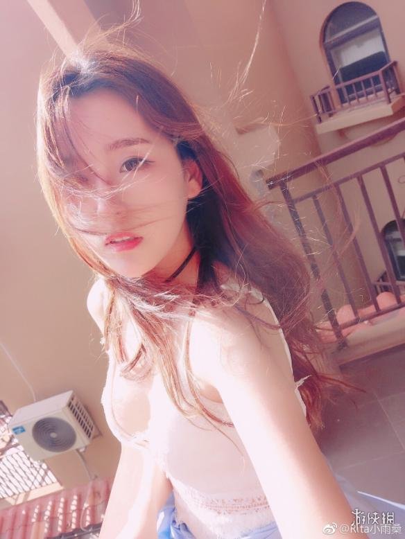 玩家资讯 正文页  作为lol解说圈新近崛起的美女解说,rita自"上位"