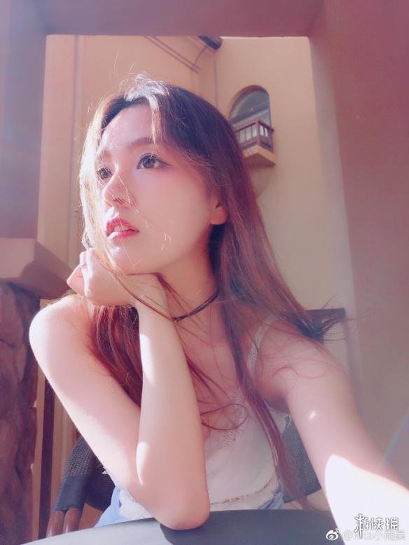 玩家资讯 正文页  作为lol解说圈新近崛起的美女解说,rita自"上位"