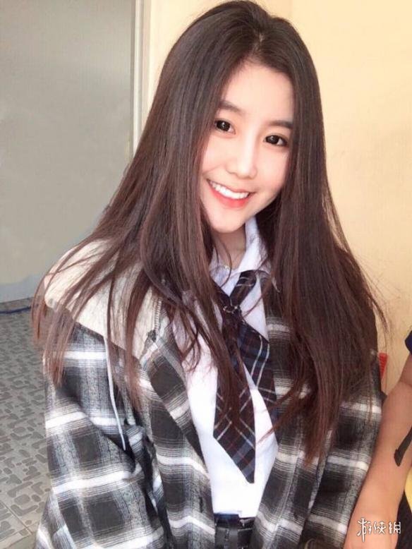 越南16岁美女高中生走红网络这身材一般人羡慕不来