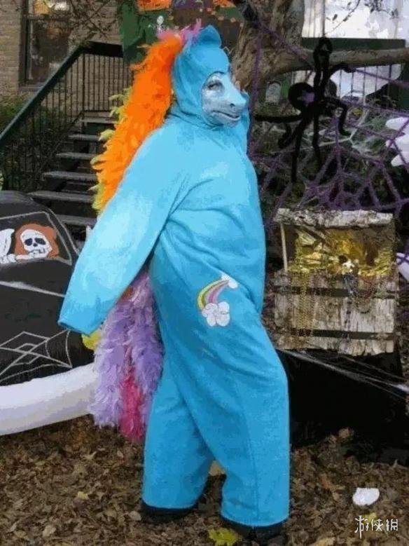 史上最辣眼睛cos合集来毁童年了 你敢盯着看多久?