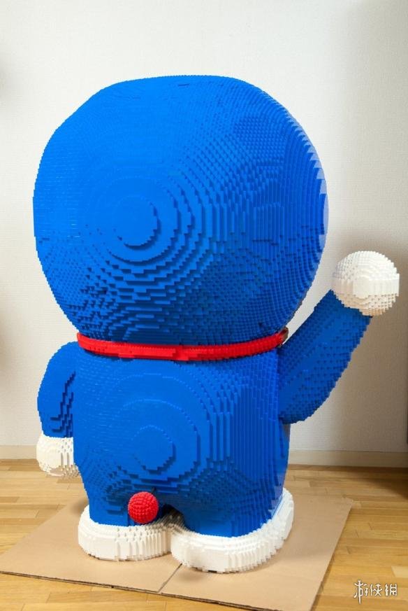 在这位昵称为"junlego"的网友推特上,他自我介绍为乐高公司认定的专业