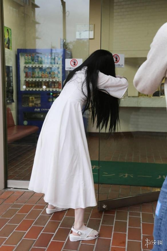 该片是当代日式恐怖片的奠基之作,相信也是不少观众的噩梦,塑造了贞子