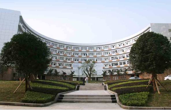 到西大取景越来越多的人通过各种网络途径了解到西南大学越来越多人