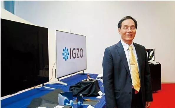 刚一上任,戴正吴便给四万七千名夏普员工发出两封公开信,从经营方针