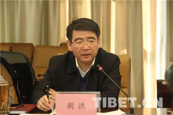 图为拉萨市委副书记,常务副市长胡洪拉萨市农牧局着力构建现代产业